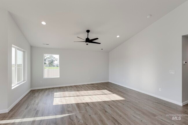 7201 E Shields Dr, Nampa, ID 83687 - photo 4