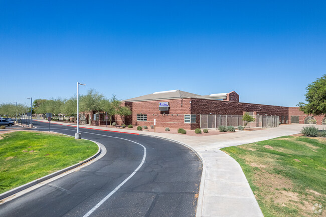 The welcoming driveway leading to Corte Sierra Elementary School in Avondale.