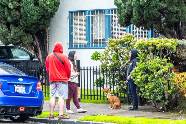 Friendly locals can be seen chatting on the street in the Pill Hill neighborhood.