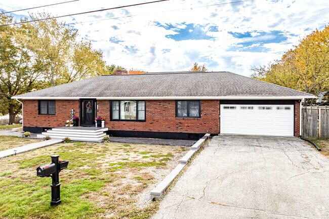 Ramblers are a home style that is found in the Bakersville neighborhood.