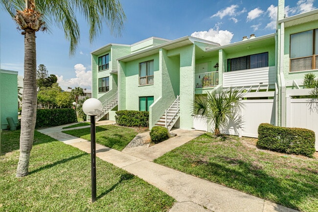 1 Windrush Blvd unit X35, Indian Rocks Beach, FL 33785 - photo 2