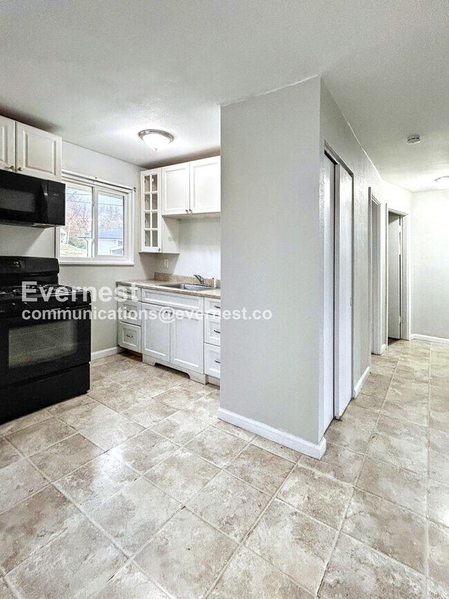 5672 Parchester Dr, Saint Louis, MO 63121 - photo 3