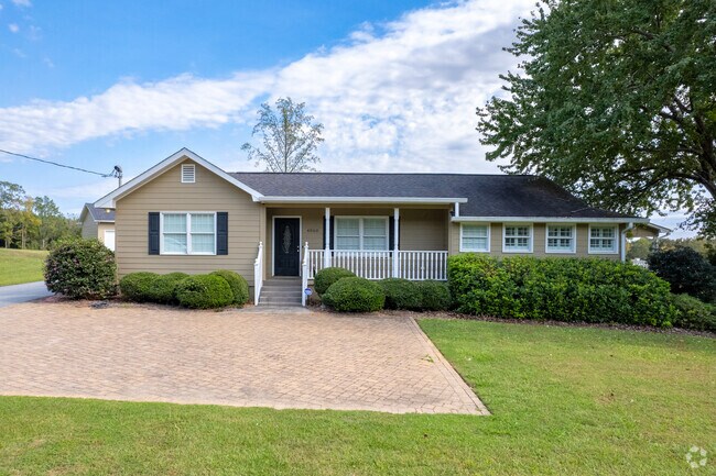 ranch style homes sitting on 10 acres can be found in Cataula.
