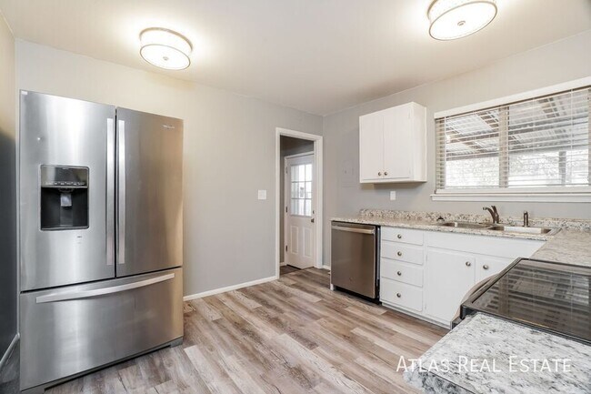 828 Querida Dr, Colorado Springs, CO 80909 - photo 6