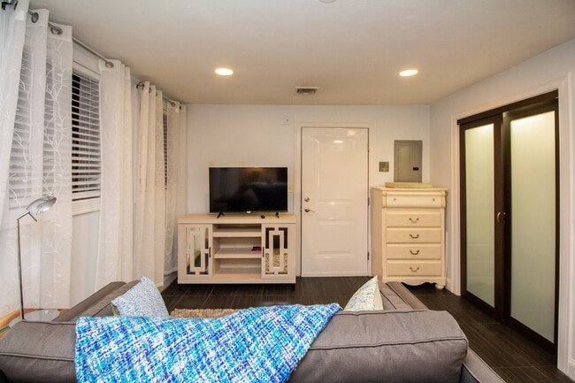 24 Hancock St unit 2, Boston, MA 02114 - photo 5