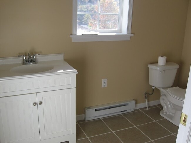 946 Buena Vista Blvd unit 946 Buena Vista Blvd, Steubenville, OH 43952 - photo 4