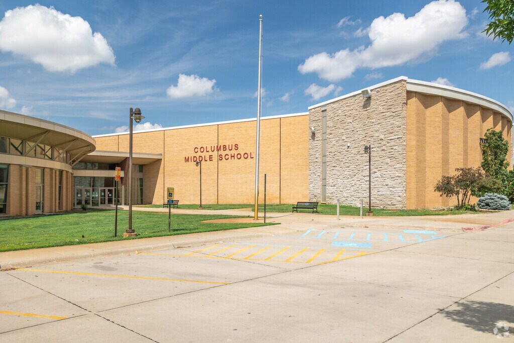 Columbus Middle School in Columbus encourages students to succeed.