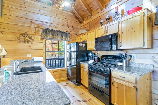 235 Arrowhead Pass, Blue Ridge, GA 30513 - photo 5