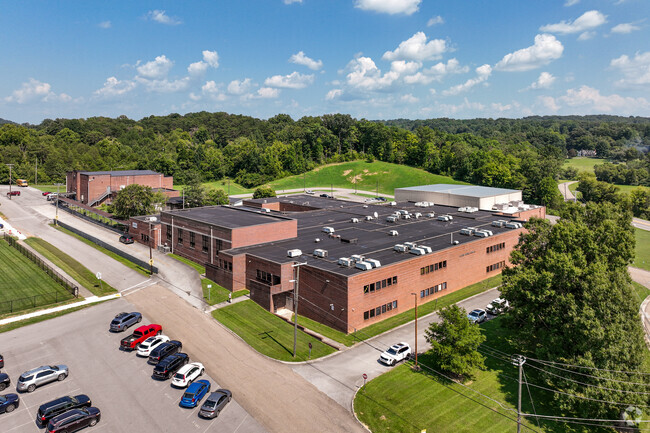 Carter Middle School scored a 4 out of 10 from GreatSchools.