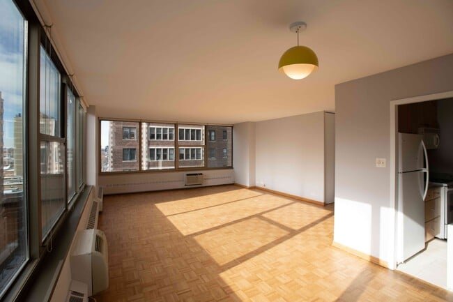 The Wellington unit 10B, Chicago, IL 60657 - photo 2