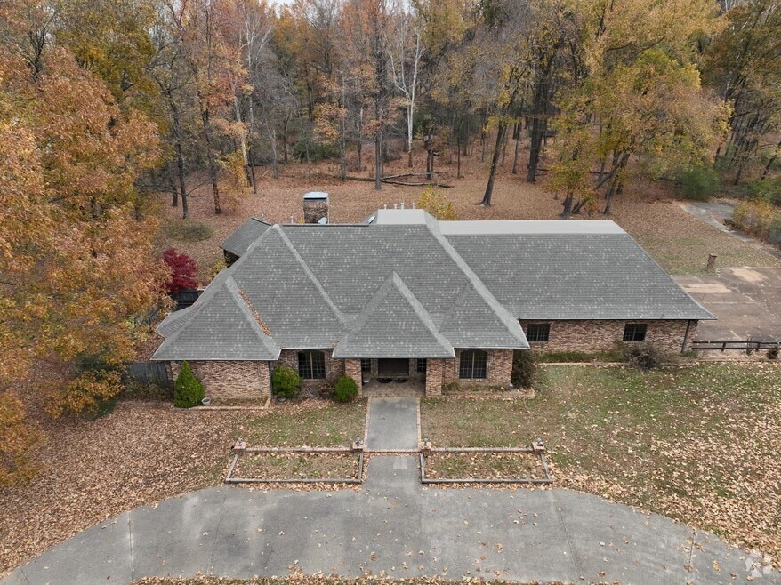 8560 Old Creek Rd, Memphis, TN 38125 - photo 2