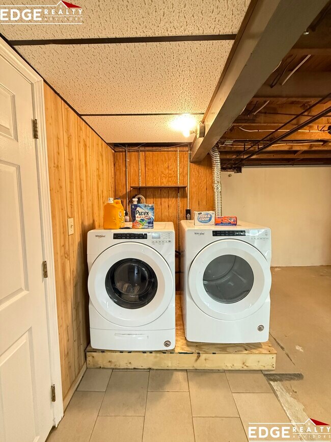 110 Pine Hill Cir unit 4, Waltham, MA 02451 - photo 3