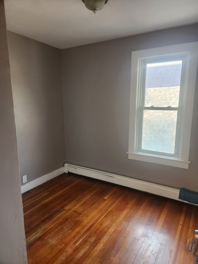 11 Fairview Ave unit 2, Poughkeepsie, NY 12601 - photo 4