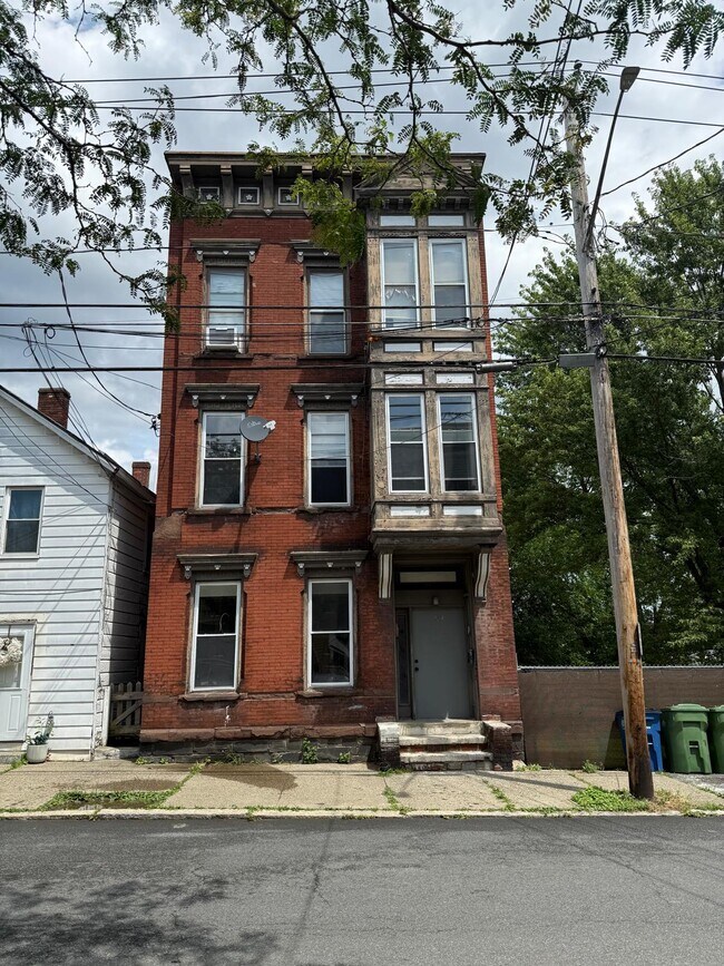 164 Main St unit 1R, Cohoes, NY 12047 - photo 2