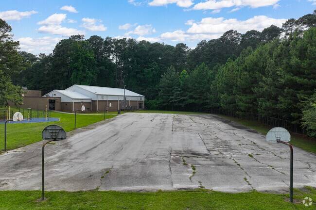 E.W. Oliver Elementary offers students different ways to learn outside of the classroom.