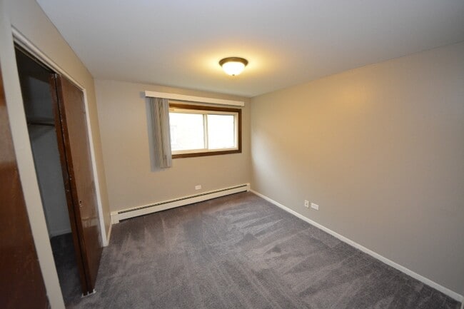 9422 S 78th Ct unit 2S, Hickory Hills, IL 60457 - photo 6