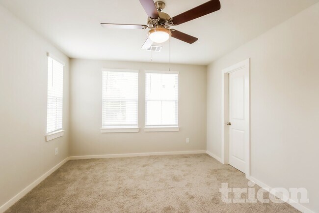 9835 Willow Creek Commerce Dr, Tomball, TX 77375 - photo 7