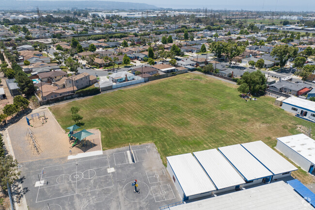 Edison Elementary School in Torrance, CA has a large field and playground.