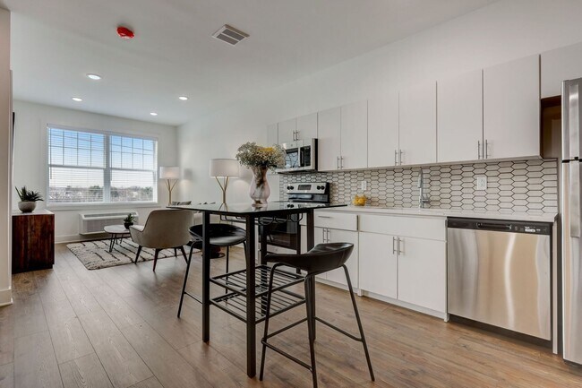 Meridia Garfield 848, Garfield, NJ 07026 - photo 5