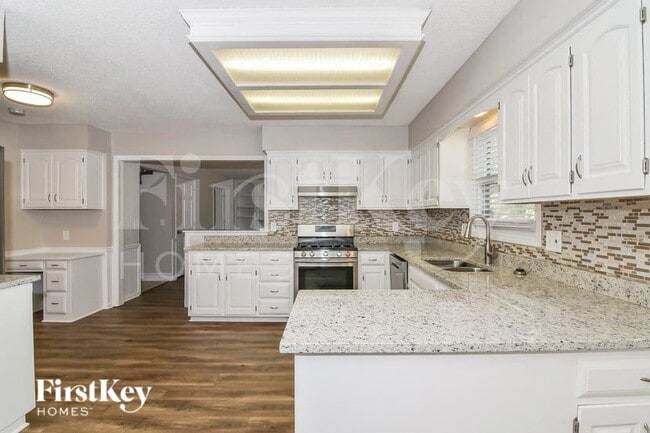 1432 E Sheridan Bridge Ln, Olathe, KS 66062 - photo 7