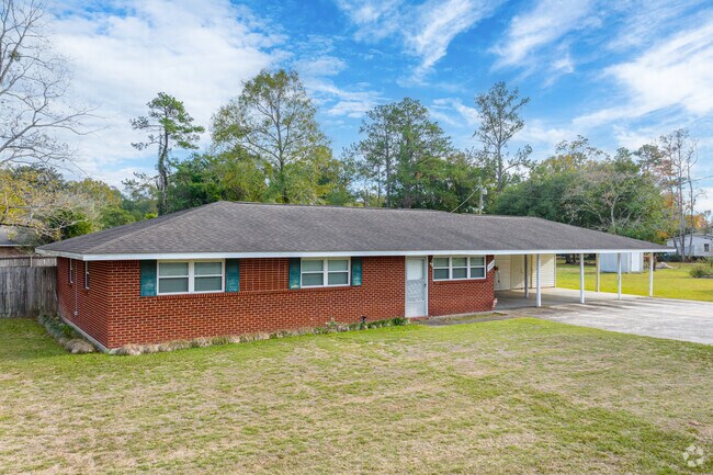 Ranch-style homes from the 1970s are common across Watson.