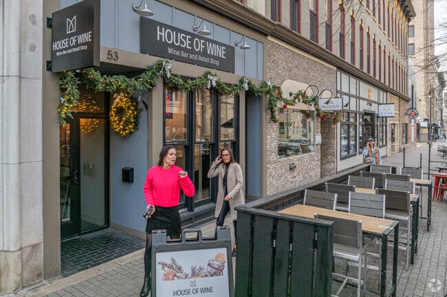 Downtown Grand Rapids is 10 miles away from the Northview neighborhood.