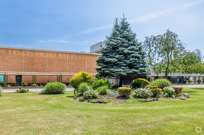 Westbury High School receives a B- score from niche.com