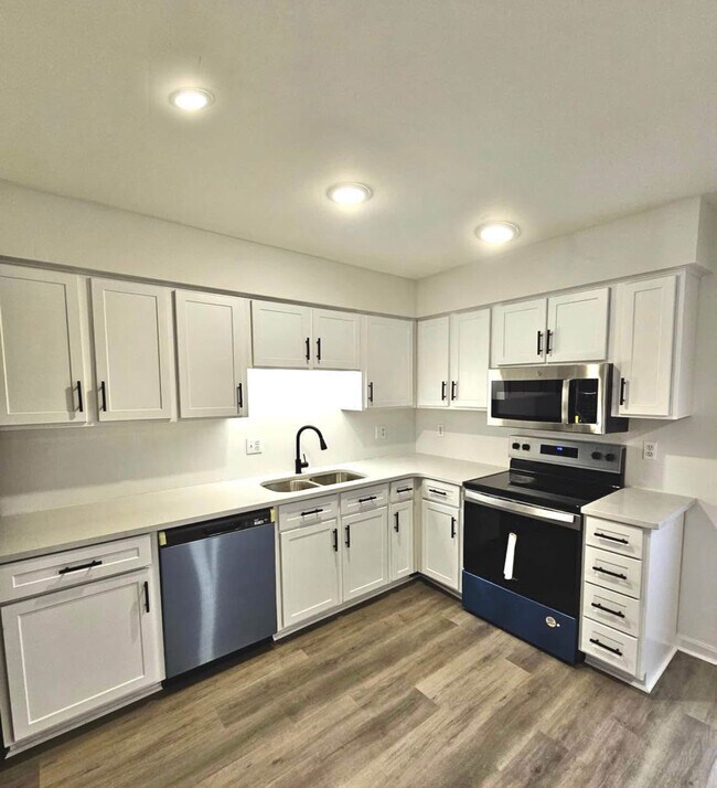 1010 Cedar Place Ct, Winston Salem, NC 27107