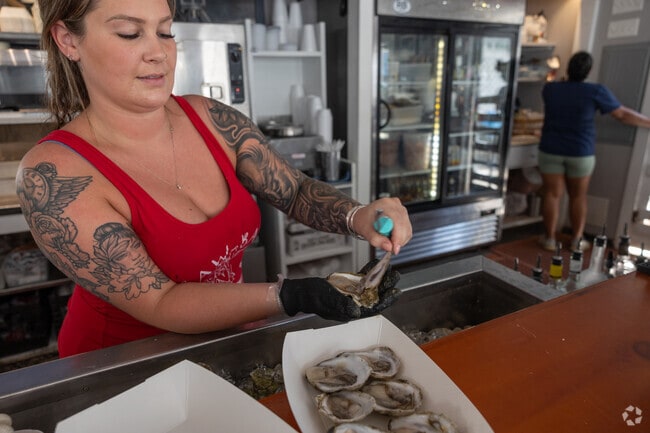 Enjoy freshly shucked oysters at Raw Bar in New Seabury-Popponesset Island.