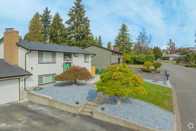 Many Federal Way City Center live in well kept split level homes.