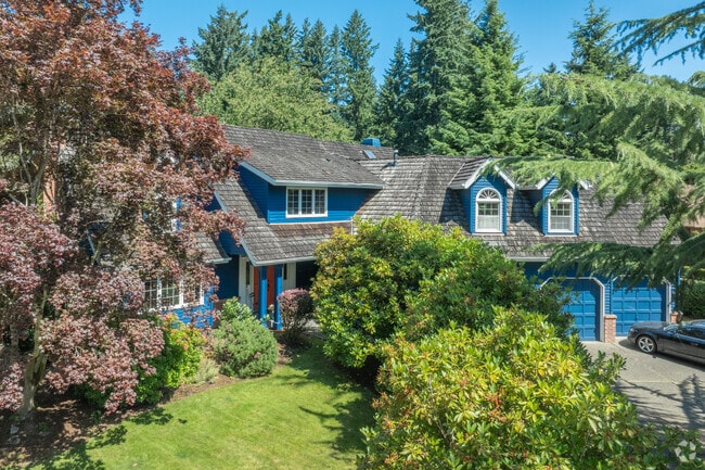 Tarywood's housing consists of many mid-century single family homes.