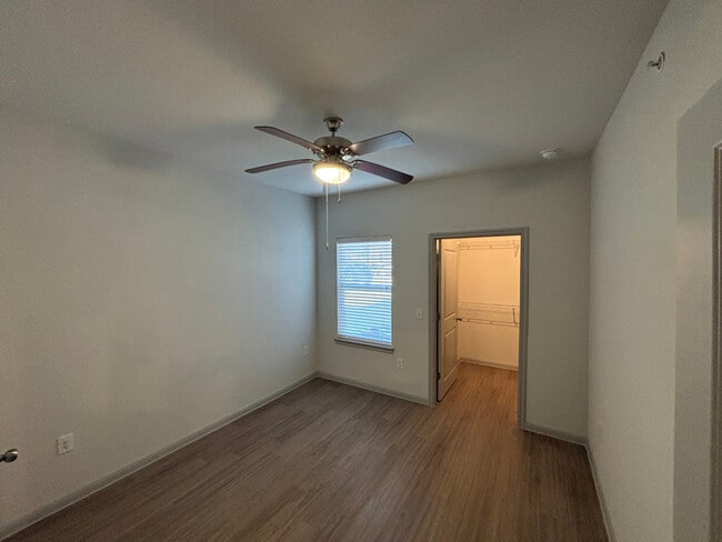 950 Fm2001 unit b4, Buda, TX 78610 - photo 7