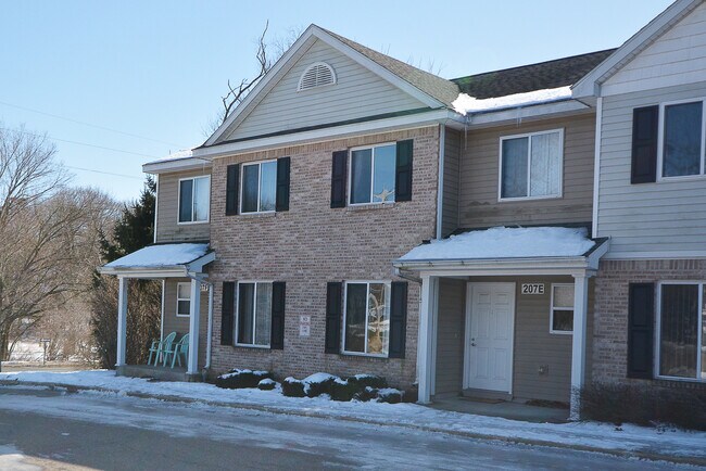 Kendall Ridge North, Kalamazoo, MI 49006 - photo 2