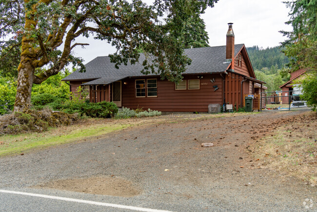 Luxurious living awaits in the heart of Echo Bend Ranch.