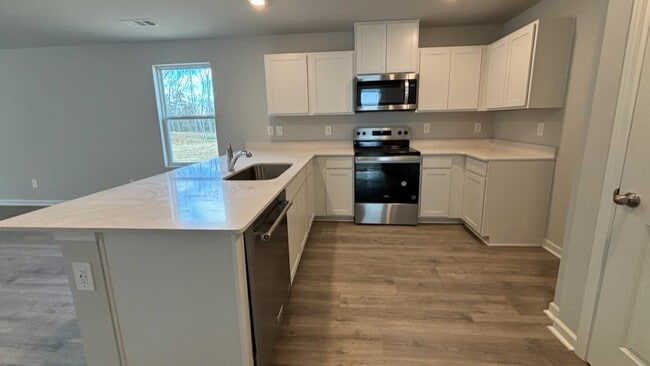 1400 Saddle Trace Dr, Lewisburg, TN 37091 - photo 2