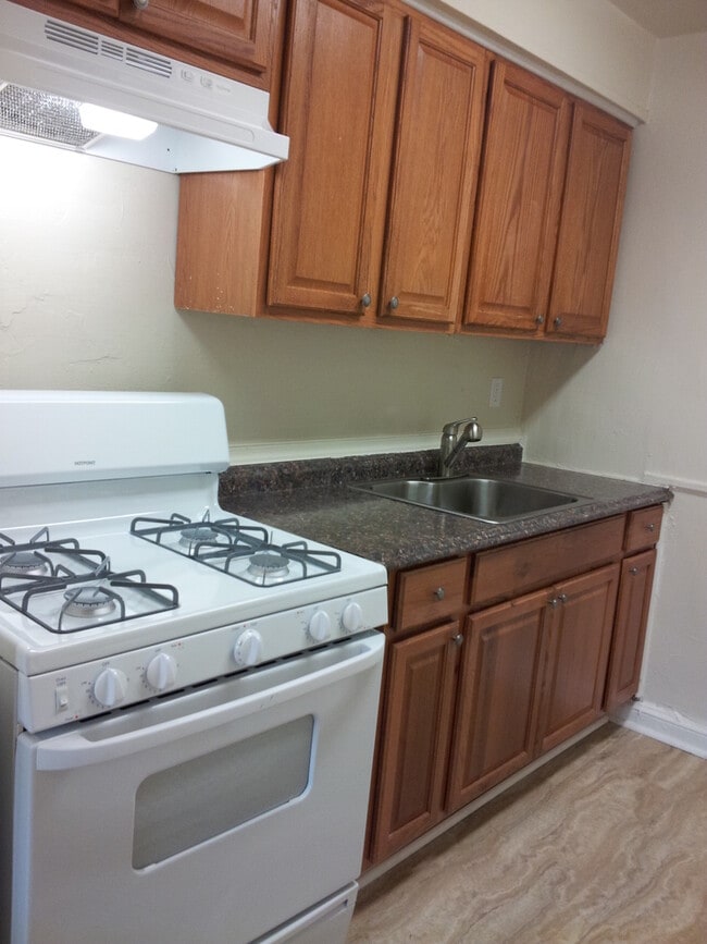 220 Allison St NW unit 206, Washington, DC 20011 - photo 2