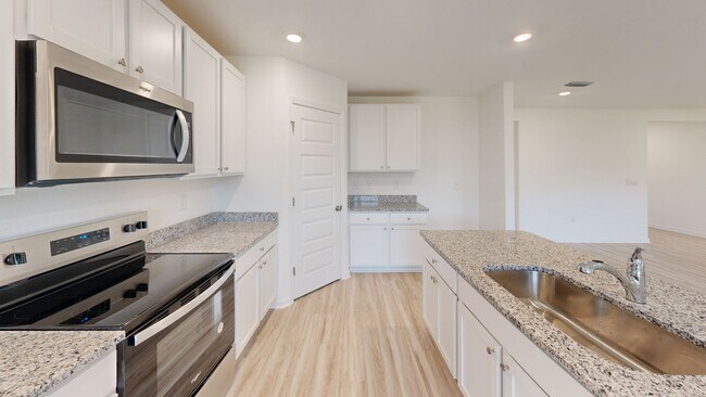 209 Mill Point Cir, Calera, AL 35040 - photo 6