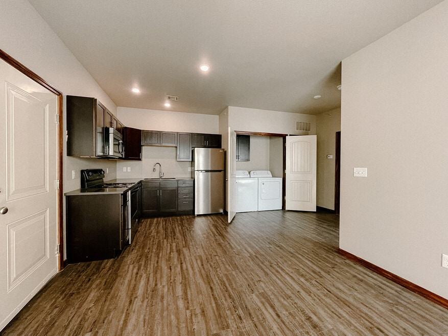 5703 W 33rd Place, Joplin, MO 64804 - photo 1