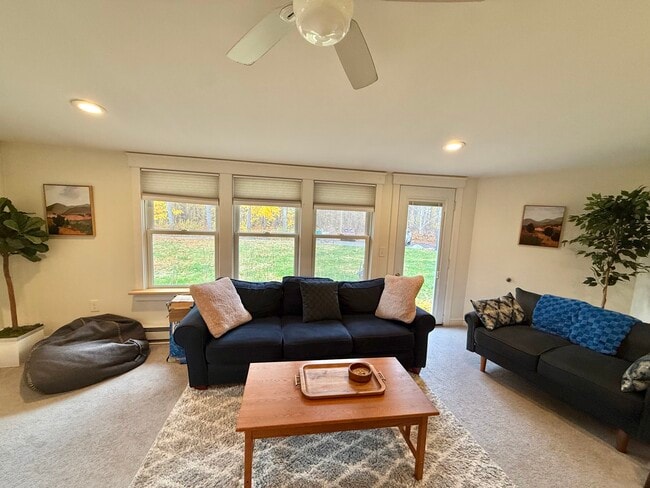 8 Hanson Dr, Topsham, ME 04086 - photo 3