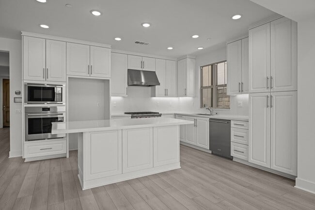 155 Somera, Irvine, CA 92602 - photo 3