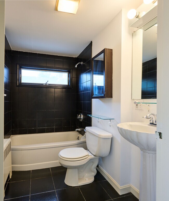 710 Coolidge Ave unit 2, Manchester, NH 03102 - photo 5