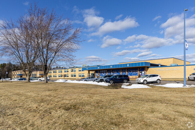 Merrill High School has a student-teacher ratio of 17 to 1.