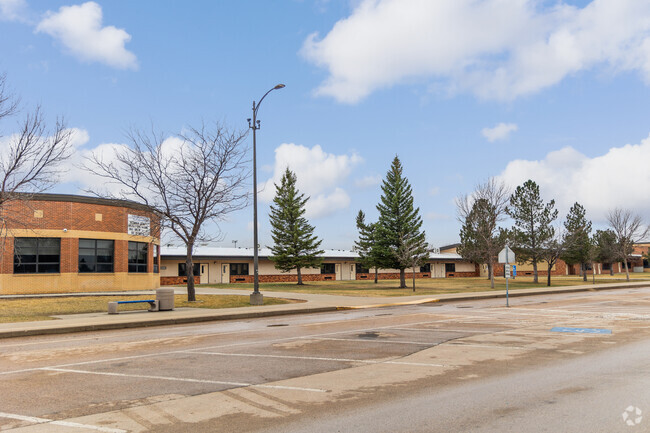 Francis Case Elementary offers superb and quality education in Box Elder.