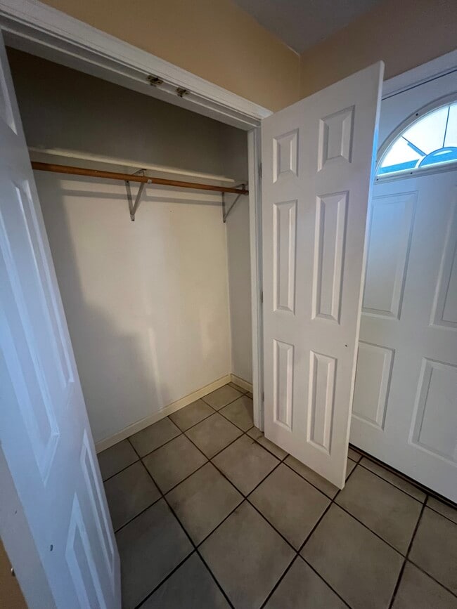 605 N Main St unit A Apt, Monticello, IN 47960 - photo 6