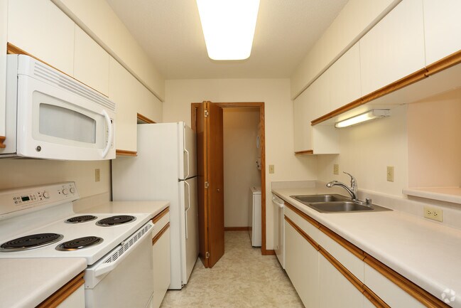 Deer Creek Apartments, Middleton, WI 53562 - photo 7