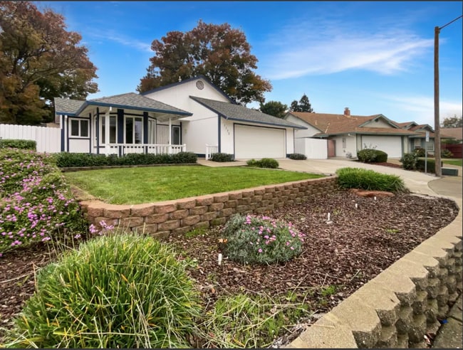 1172 Willow Creek Dr, Yuba City, CA 95991 - photo 2