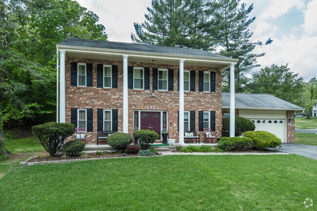 Neoclassical homes with large porches add charm to Windbrook’s rural Maryland setting.
