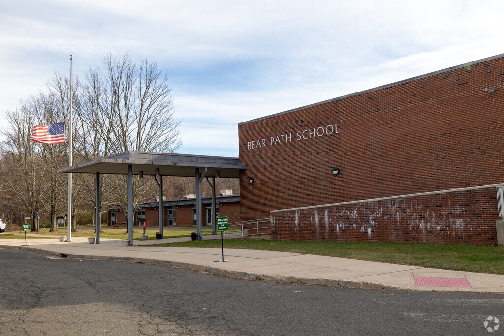 Bear Path School is one of the many schools in Hamden.