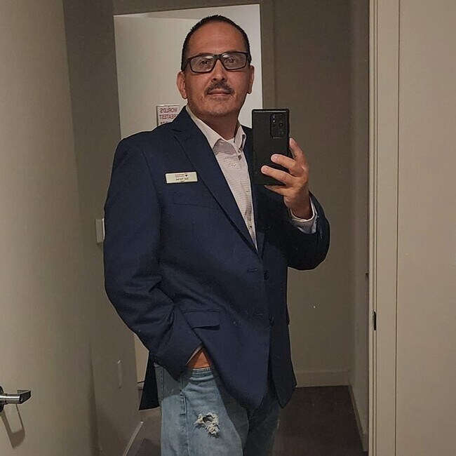 Agent Photo