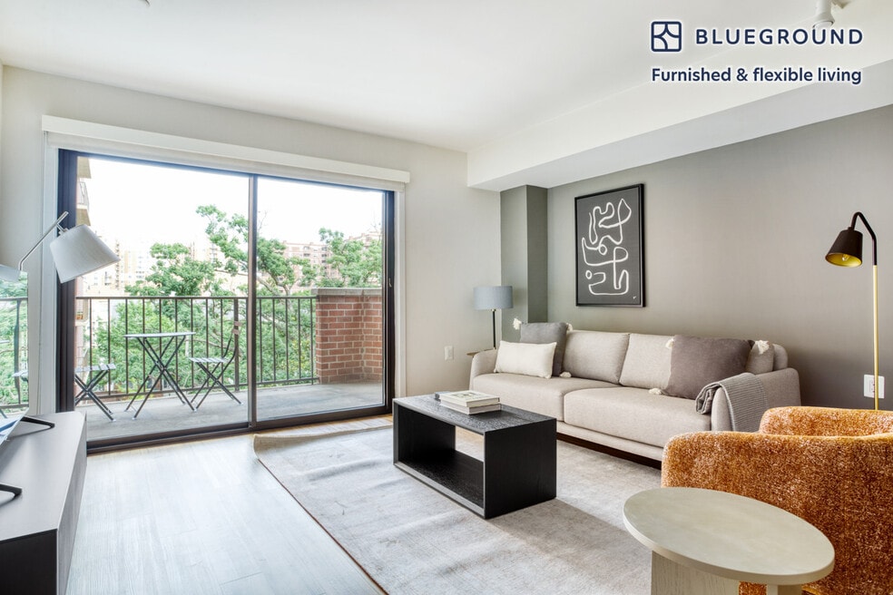 2500 Clarendon Blvd unit FL5-ID519, Arlington, VA 22201 - photo 1